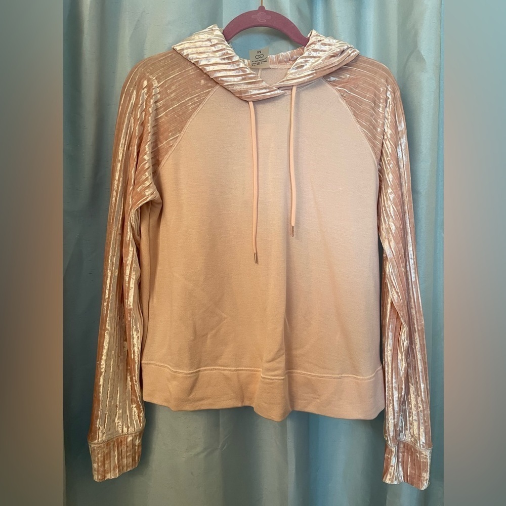 NWT Calia by Carrie Underwood Women’s Pink Velvet Hoodie size medium